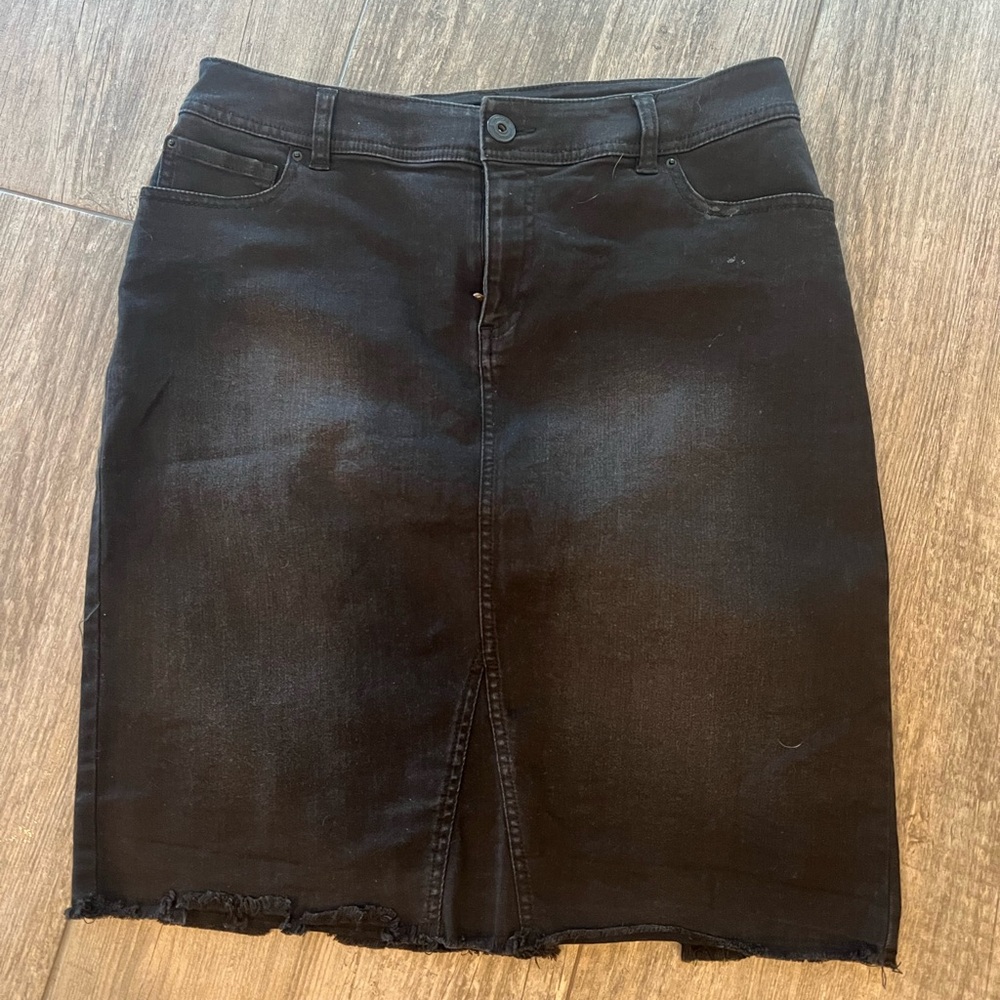Black denim stretchy skirt made by ANC regular fit mid